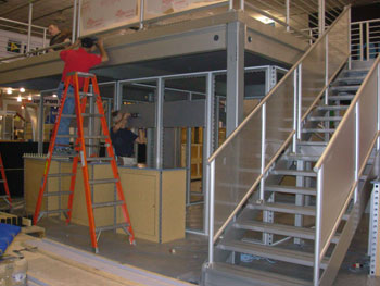 trade show labor from E&E Exhibit Solutions